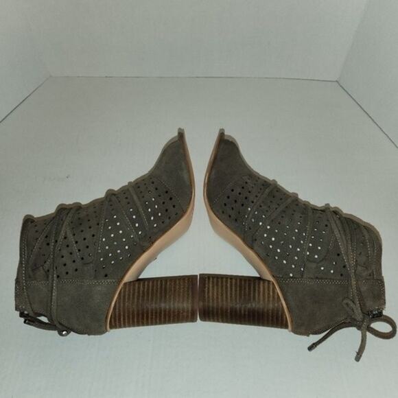 VERY VOLATILE VV Kalio Grey Gray Wrap Around Suede Peep Toe Shoetie Womens 9 - Picture 8 of 11